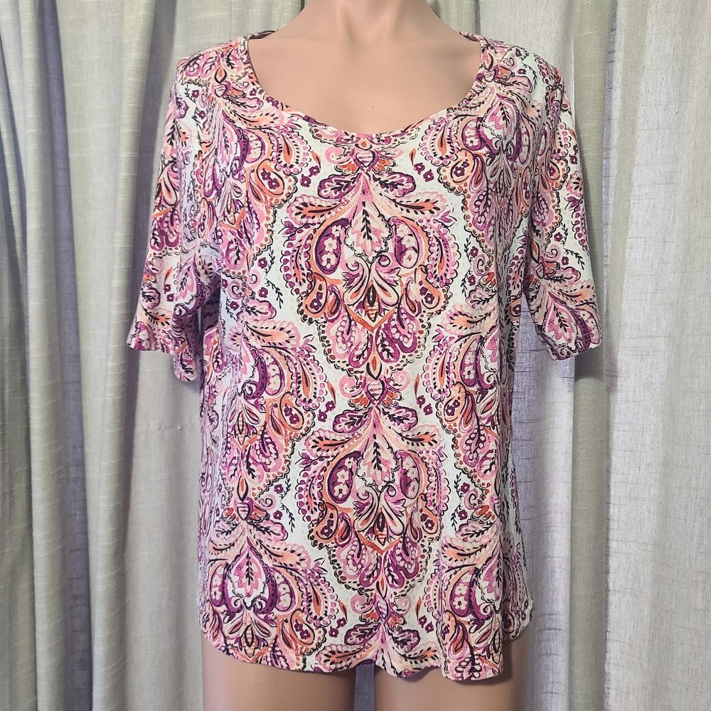 NWOT Croft & Barrow Pink Medallion Short Sleeve V-neck Tee, Size XL